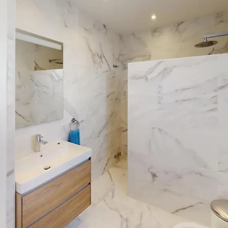 Rocas Del Mar Iii - Front Line Beach Holiday home *