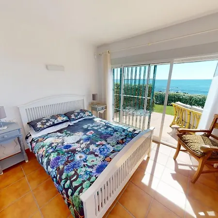 Rocas Del Mar Iii - Front Line Beach Holiday home *